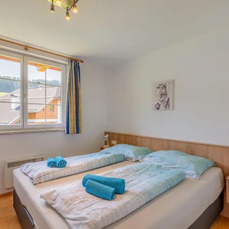 8 By Interhome شقة